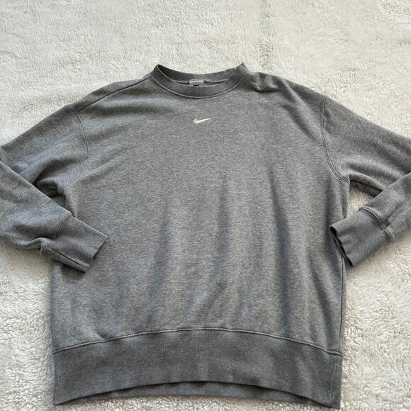 Nike Tops - Nike Womens Grey Crewneck Oversized Sz M Casual Loungewear Preppy Athleisure